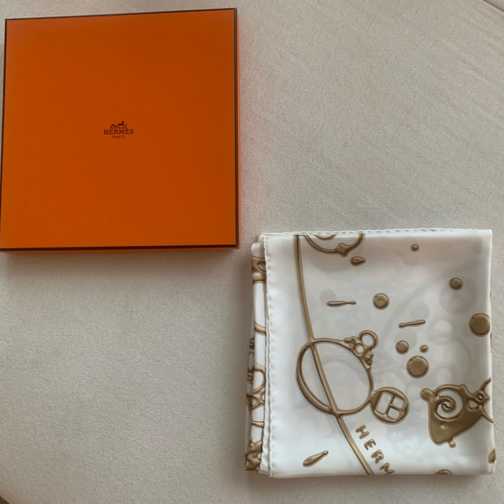 Hermes silk 90cm Cheval Fusion White and Gold Scarf - Picture 2 of 11